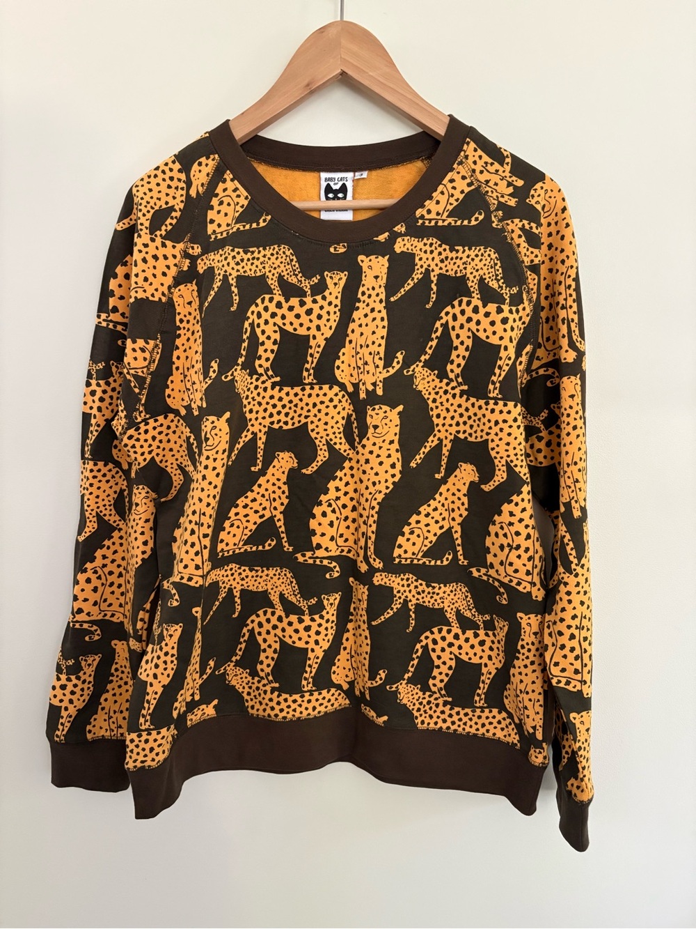 Baby Cats of California big cheetah sweatshirt M